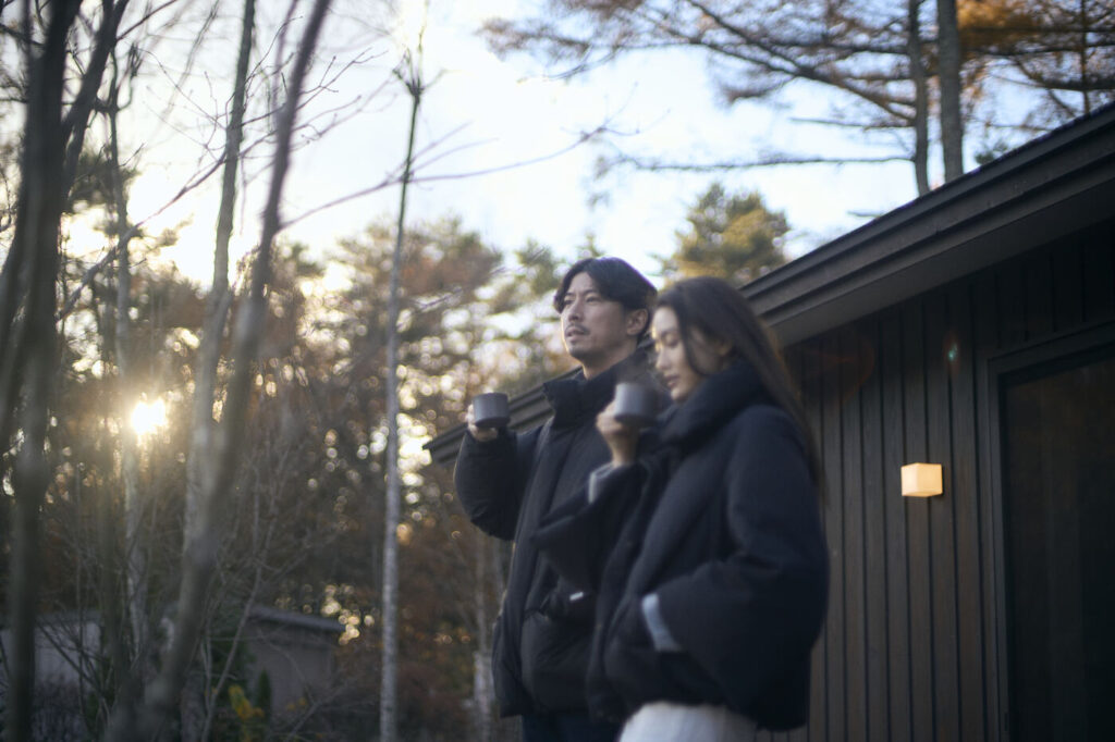 雪は静かに、境界線を消していく