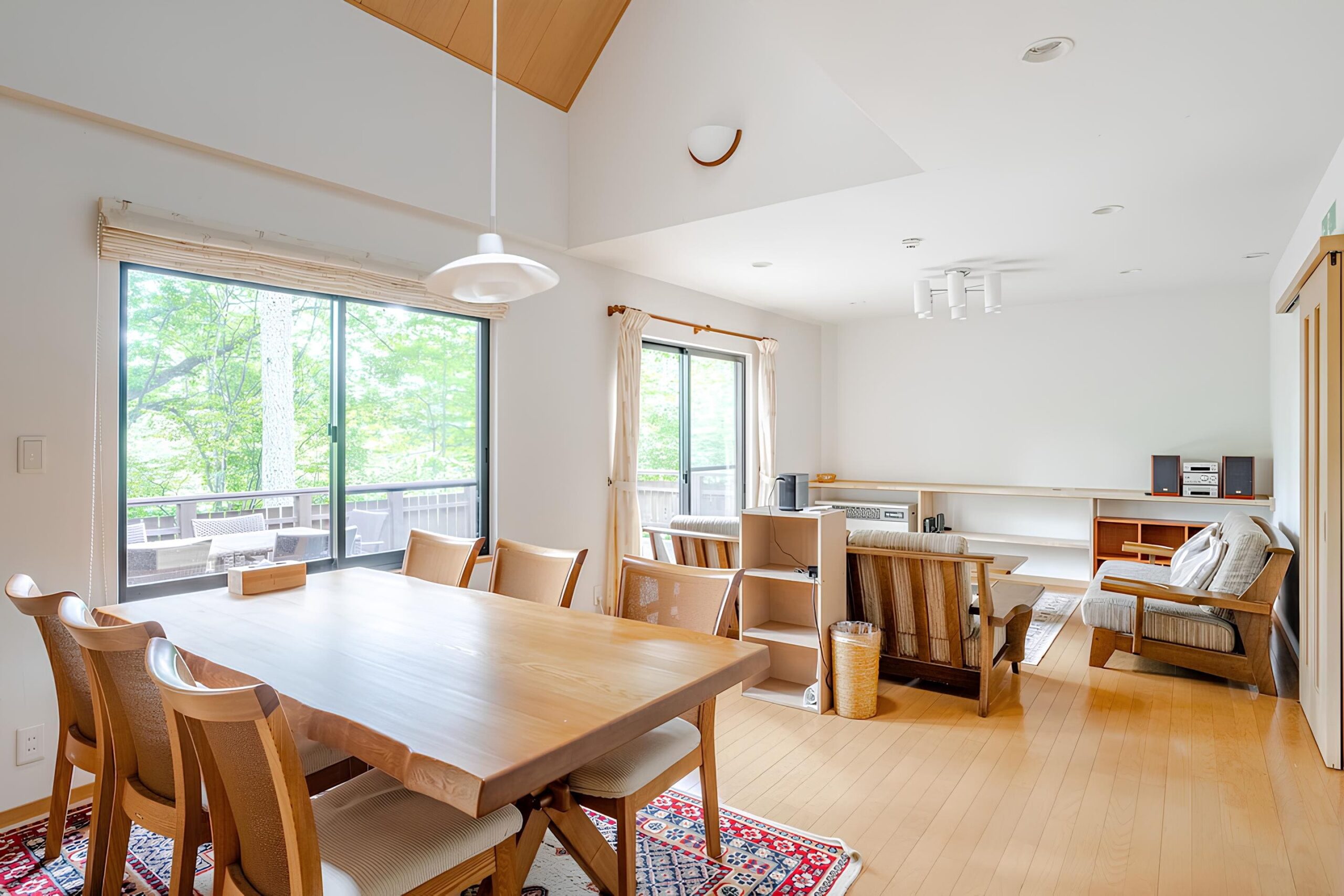 森の静寂に守られた、心ほどける高台のヴィラ - 1