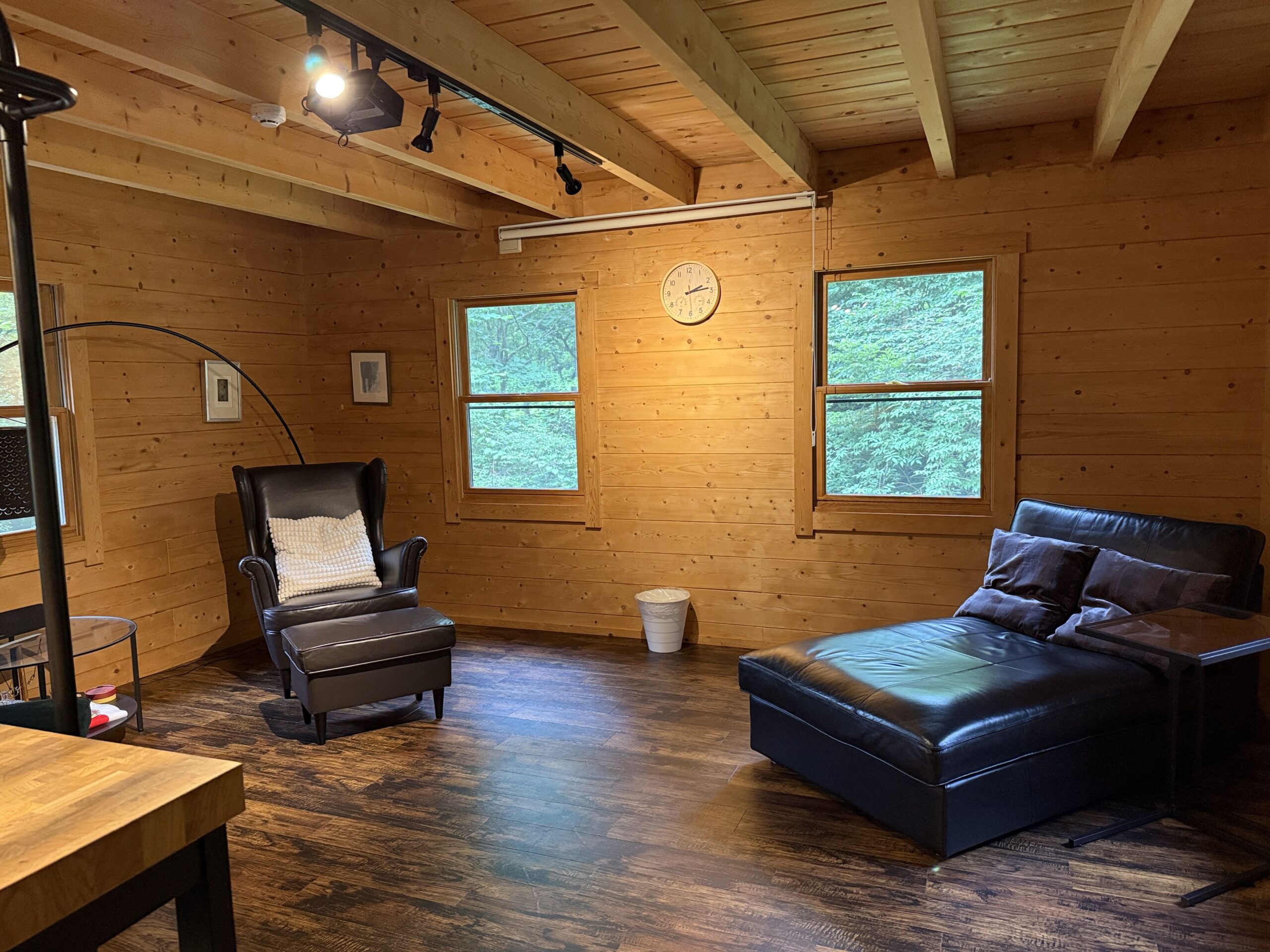 せせらぎの音に包まれるログハウス - 3