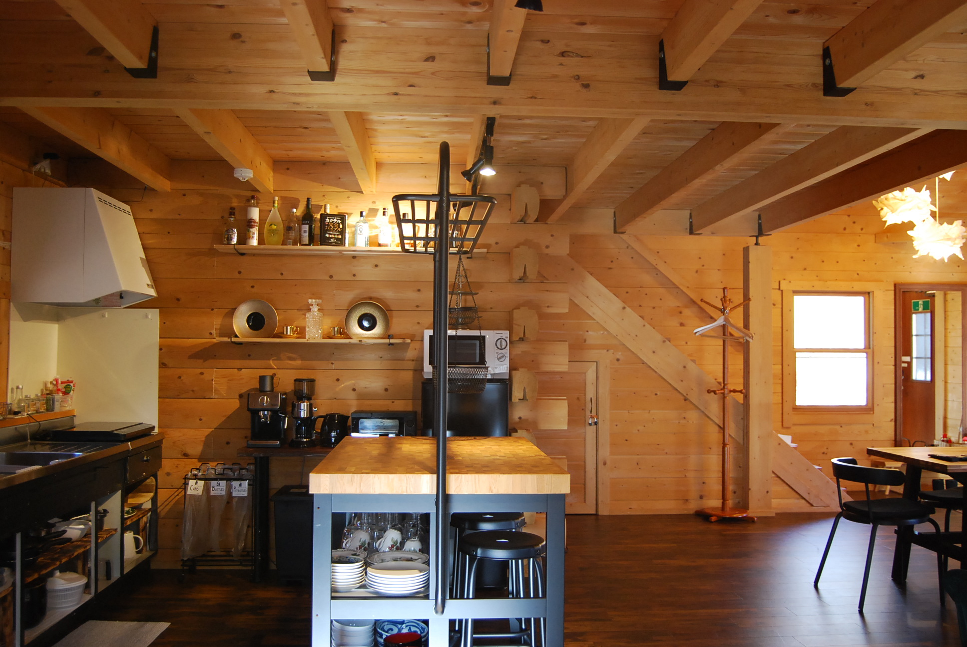 せせらぎの音に包まれるログハウス - 2